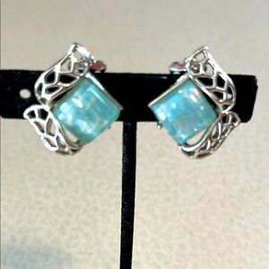 Vintage Coro silver tone iridescent sea-foam opalescent confetti earrings (778)